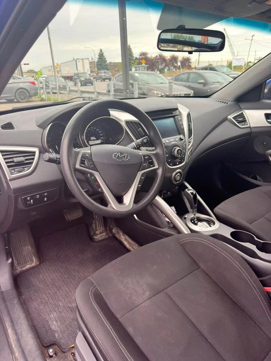 2013 Hyundai Veloster - Image 14 of 16