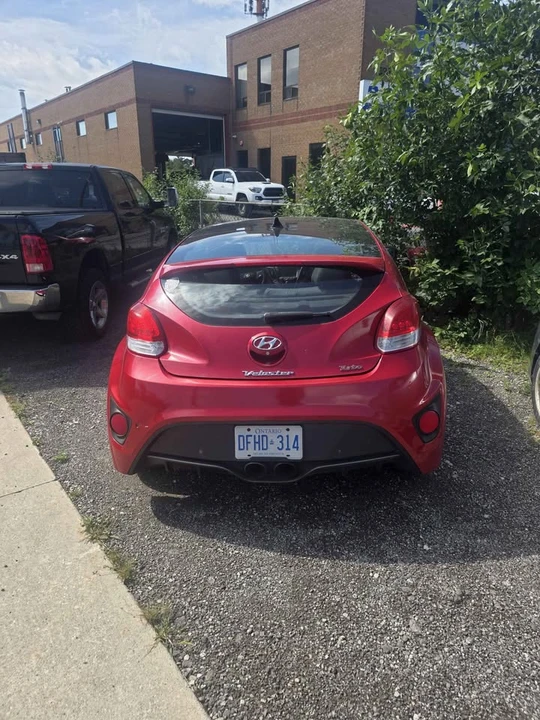 2013 Hyundai Veloster - Image 2 of 8