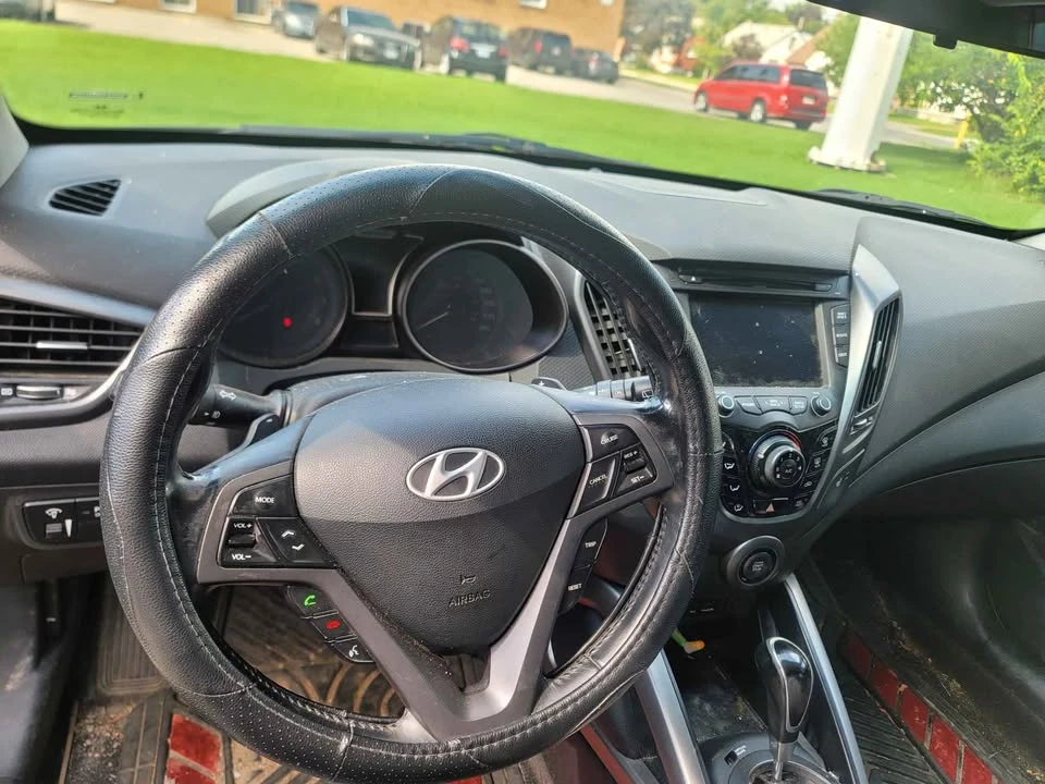 2013 Hyundai Veloster - Image 4 of 4