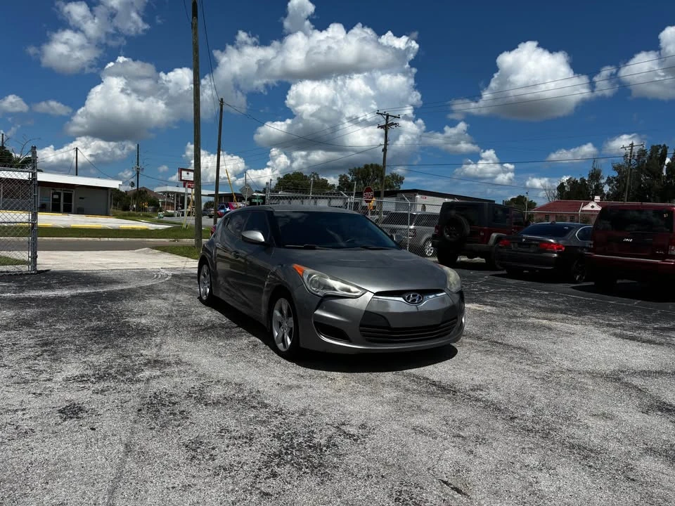 2013 Hyundai Veloster - Image 2 of 7