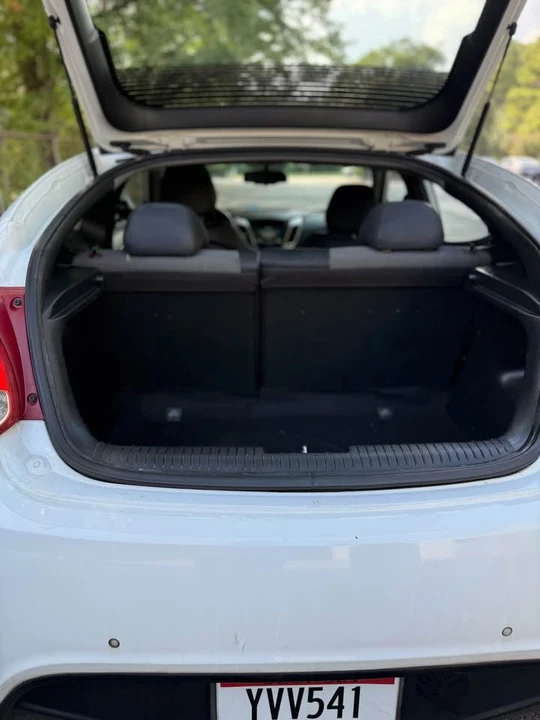 2013 Hyundai Veloster - Image 16 of 20