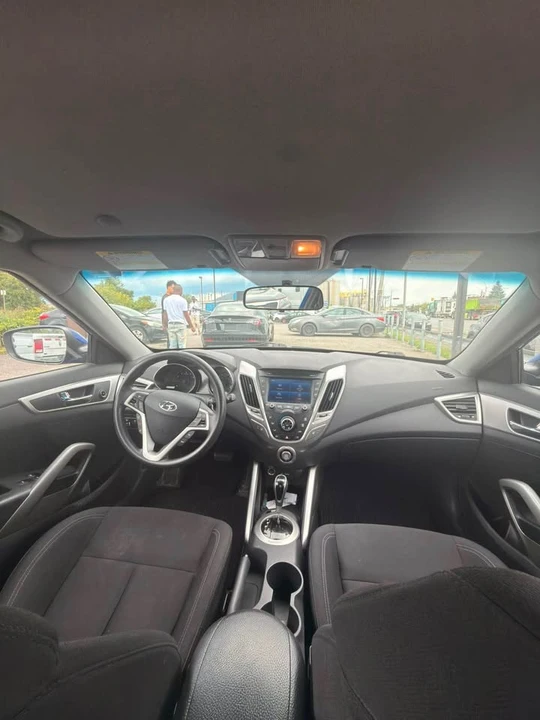 2013 Hyundai Veloster - Image 12 of 16