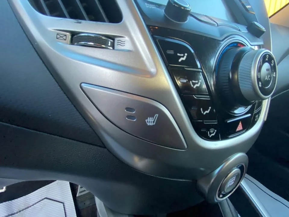 2013 Hyundai Veloster - Image 16 of 20