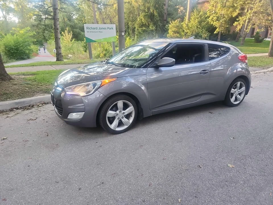 2013 Hyundai Veloster - Image 2 of 6
