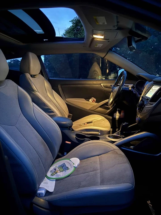 2013 Hyundai Veloster - Image 2 of 14
