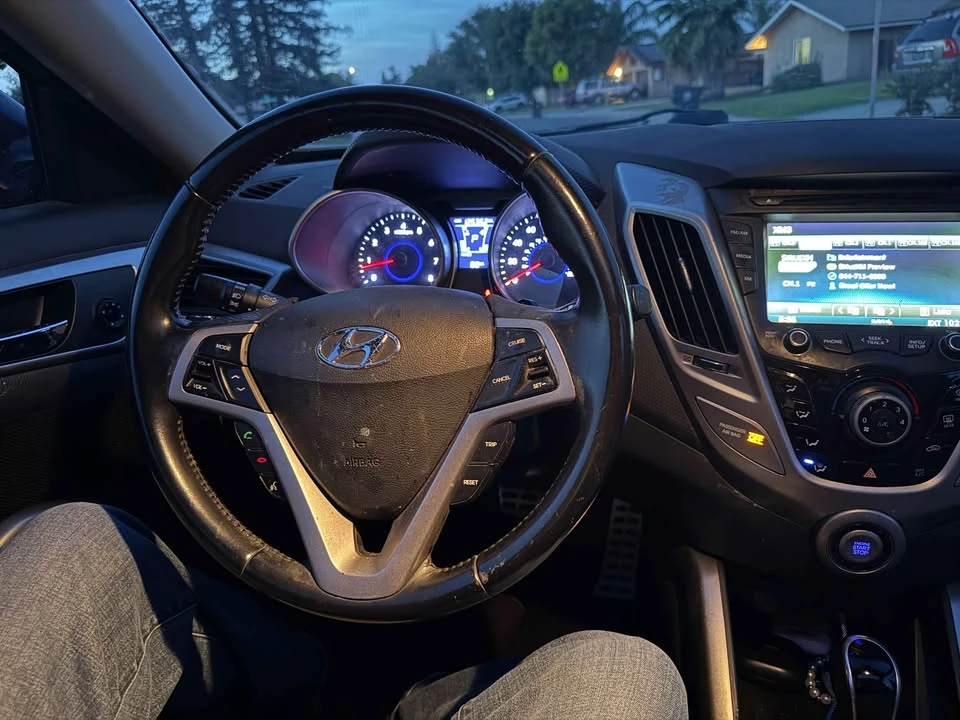 2013 Hyundai Veloster - Image 12 of 14