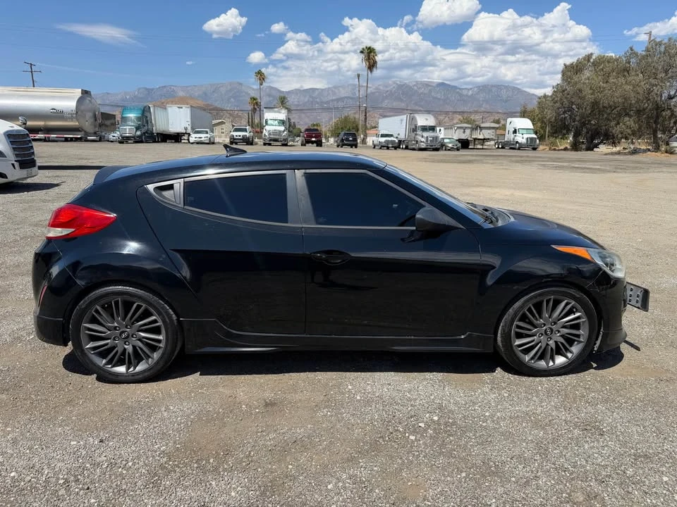 2013 Hyundai Veloster - Image 4 of 17