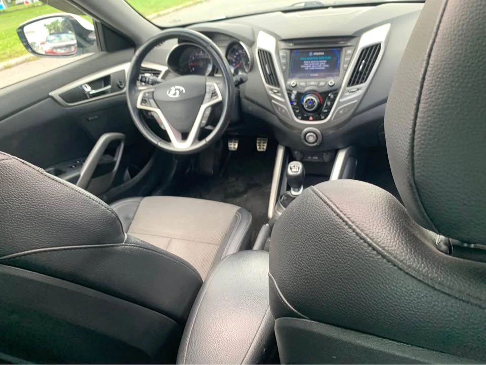 2013 Hyundai Veloster - Image 10 of 12