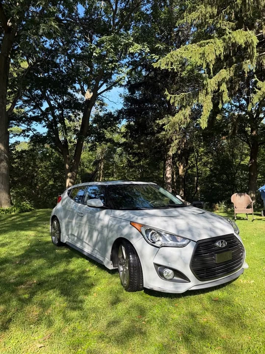 2013 Hyundai Veloster - Image 2 of 11