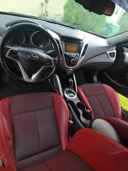 2013 Hyundai Veloster - Image 2 of 9