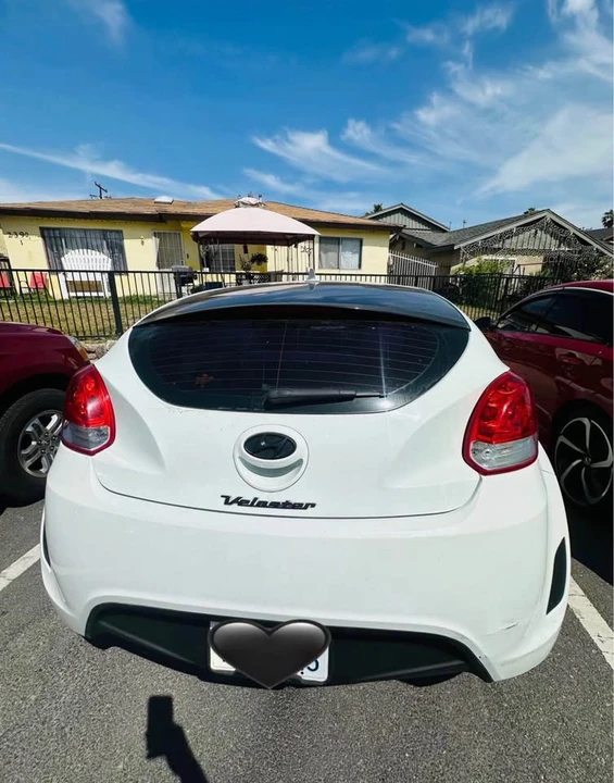 2013 Hyundai Veloster - Image 2 of 4