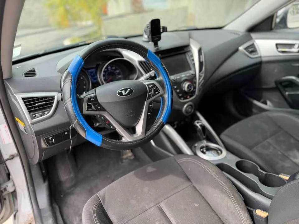 2013 Hyundai Veloster - Image 9 of 10