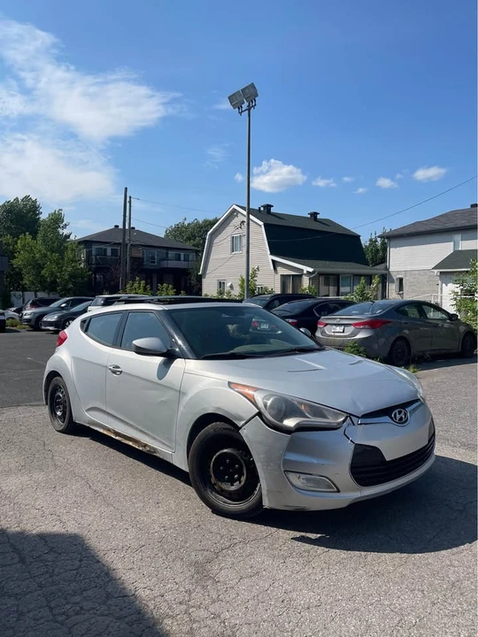 2013 Hyundai Veloster - Image 2 of 8