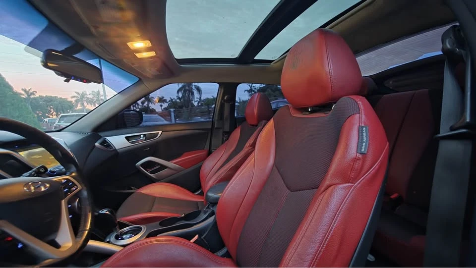 2013 Hyundai Veloster - Image 6 of 9