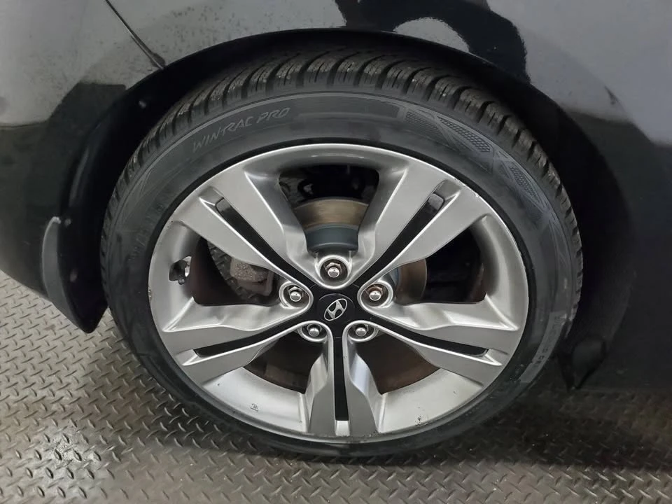 2013 Hyundai Veloster - Image 17 of 20