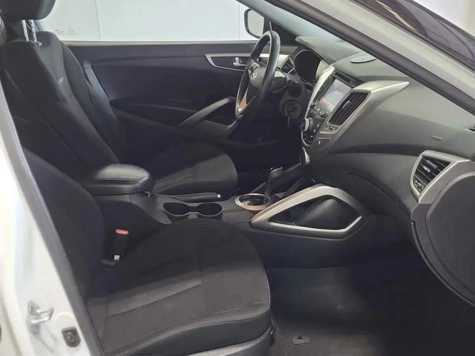 2013 Hyundai Veloster - Image 4 of 9