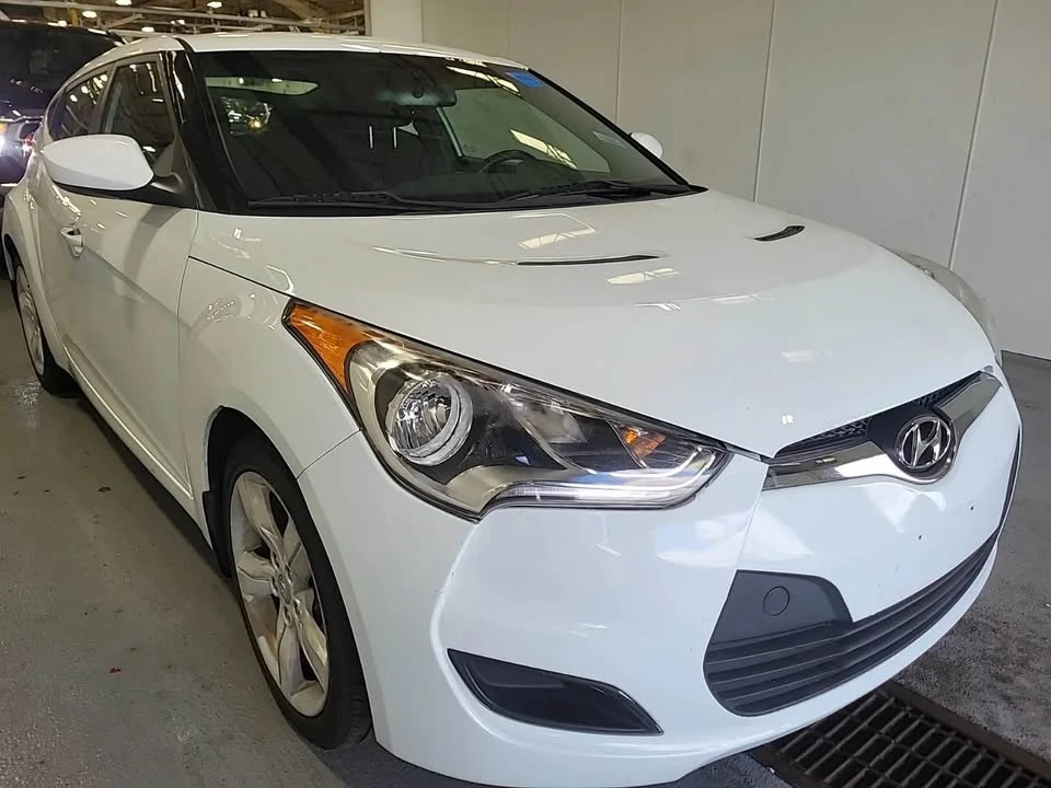 2013 Hyundai Veloster - Image 2 of 9
