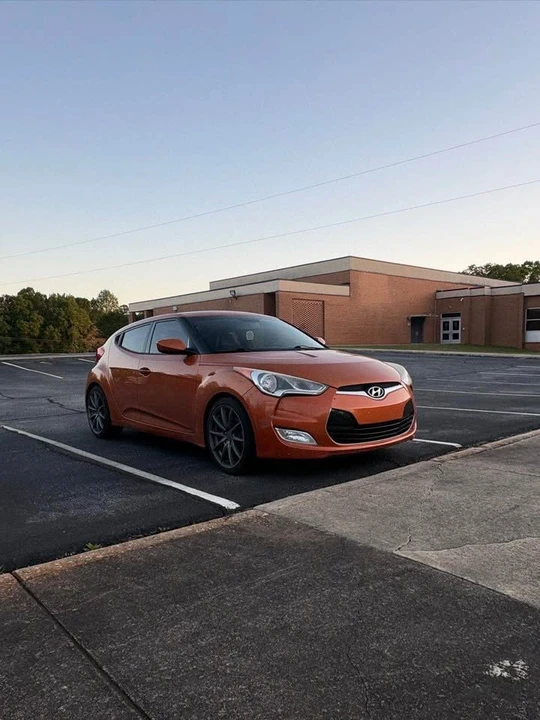 2013 Hyundai Veloster - Image 2 of 7