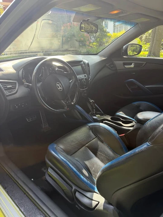 2013 Hyundai Veloster - Image 4 of 11
