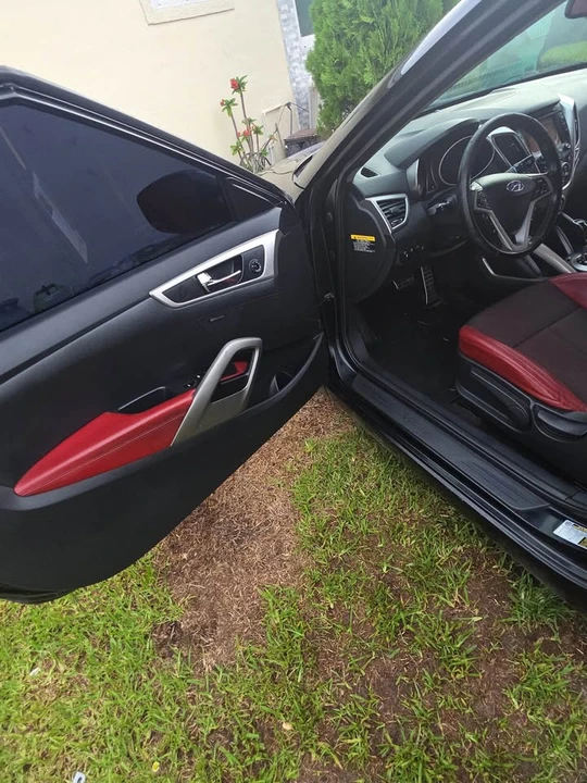 2013 Hyundai Veloster - Image 8 of 9