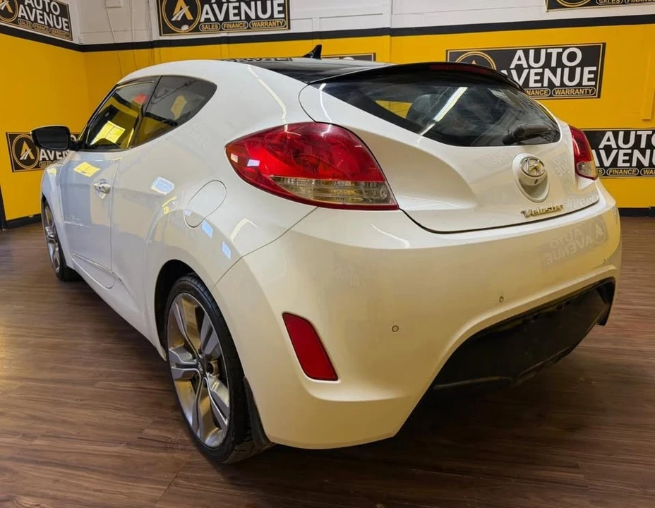 2013 Hyundai Veloster - Image 3 of 15