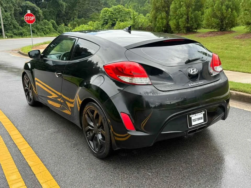 2013 Hyundai Veloster - Image 2 of 14