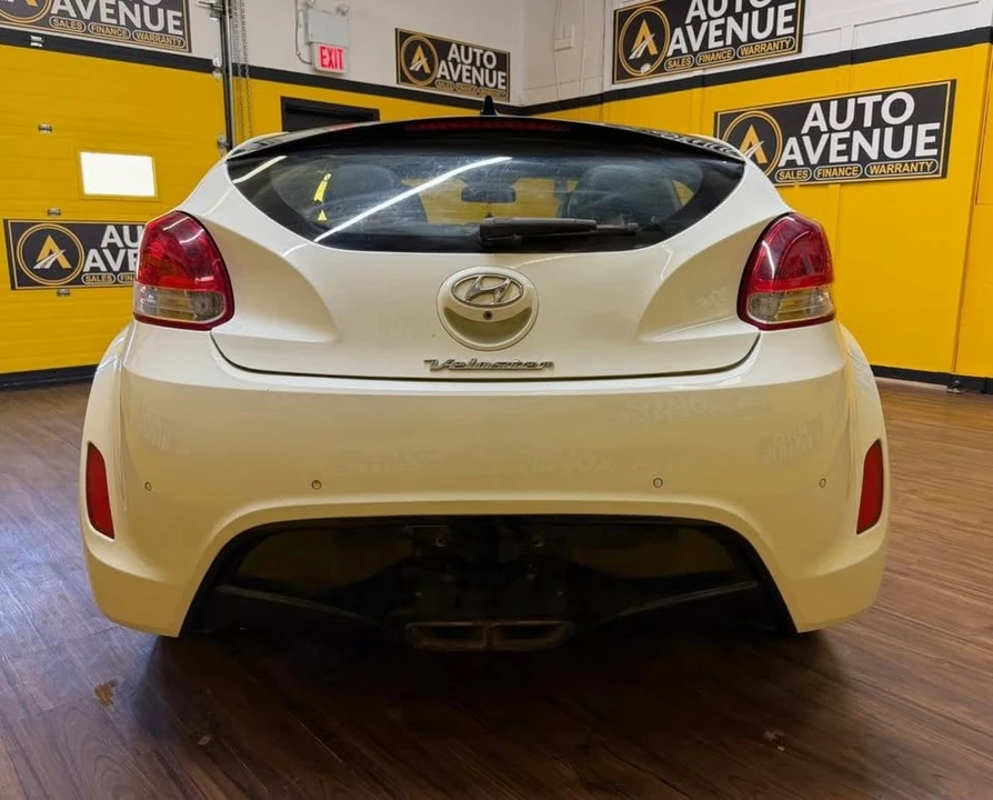2013 Hyundai Veloster - Image 4 of 15