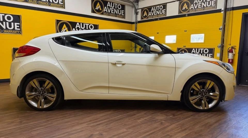 2013 Hyundai Veloster - Image 6 of 15