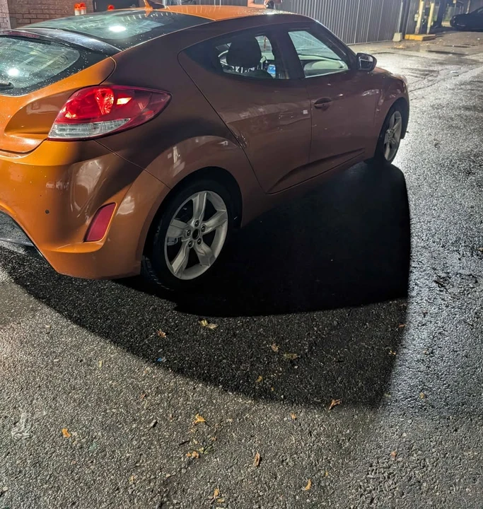 2013 Hyundai Veloster - Image 3 of 16