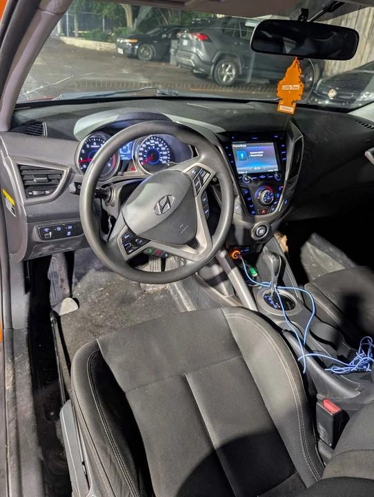 2013 Hyundai Veloster - Image 11 of 16