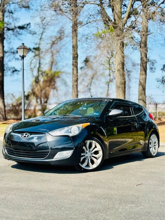 2013 Hyundai Veloster - Image 2 of 16