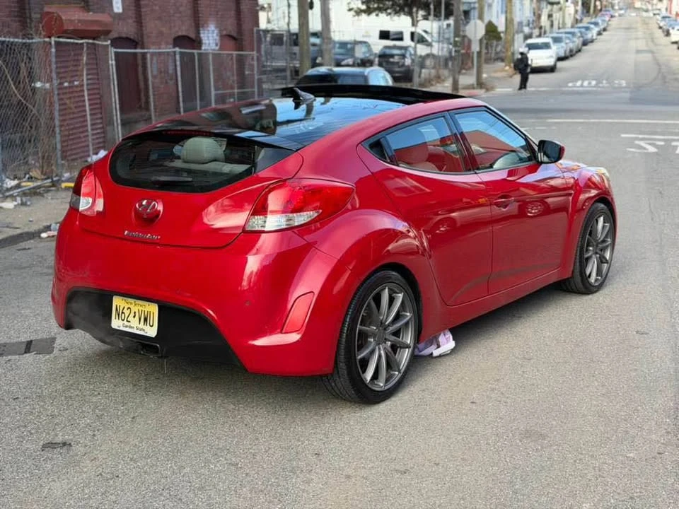 2013 Hyundai Veloster - Image 4 of 12