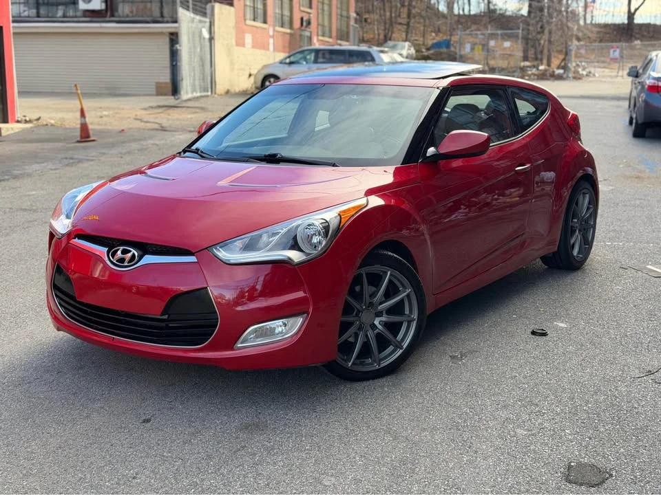 2013 Hyundai Veloster - Image 2 of 12