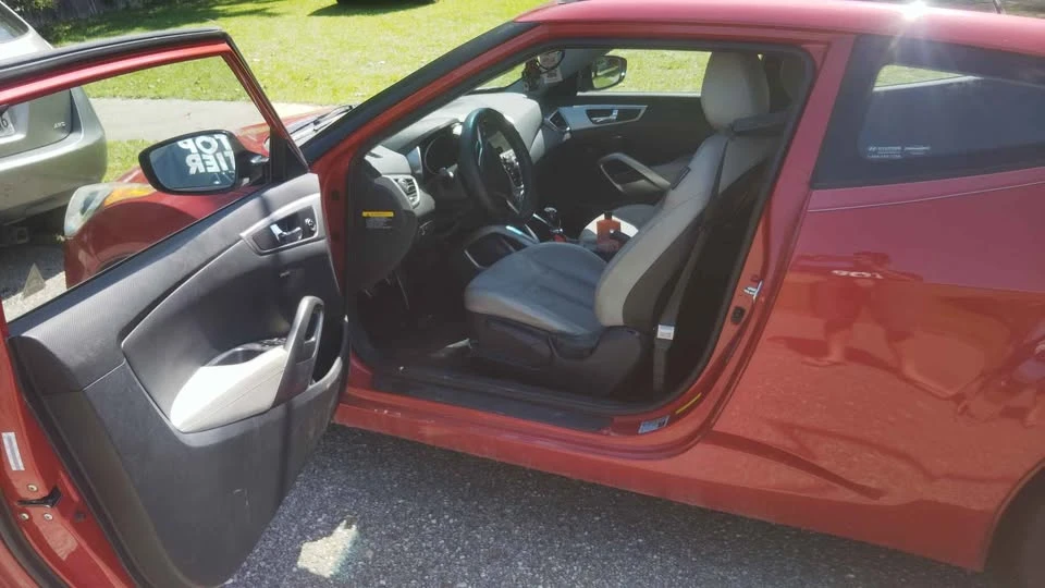 2013 Hyundai Veloster - Image 5 of 9