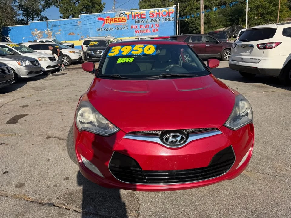 2013 Hyundai Veloster - Image 2 of 14