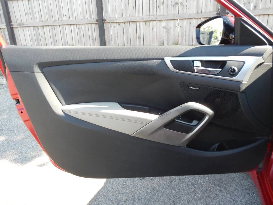 2013 Hyundai Veloster - Image 25 of 31