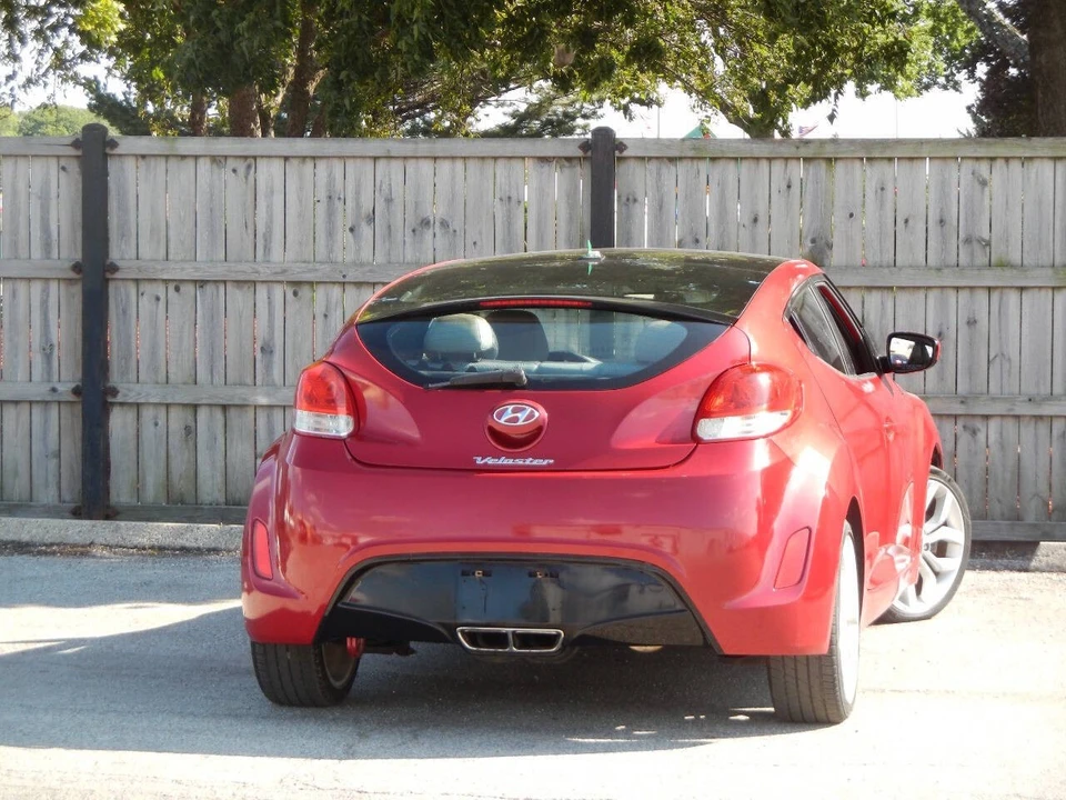 2013 Hyundai Veloster - Image 17 of 21