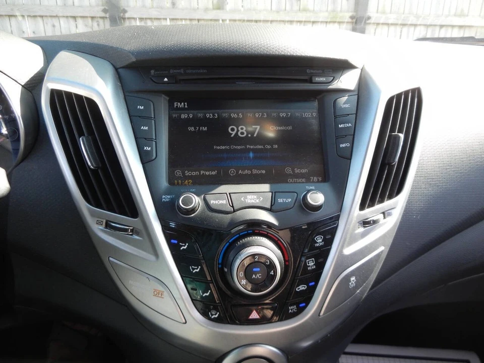 2013 Hyundai Veloster - Image 2 of 21