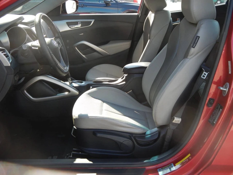 2013 Hyundai Veloster - Image 26 of 31