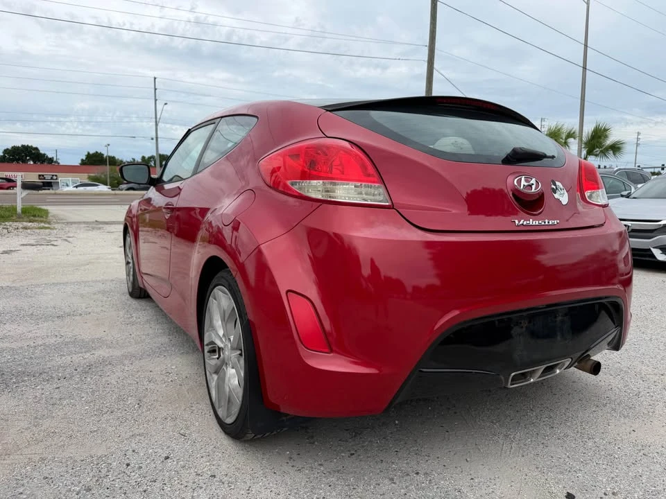 2013 Hyundai Veloster - Image 4 of 10
