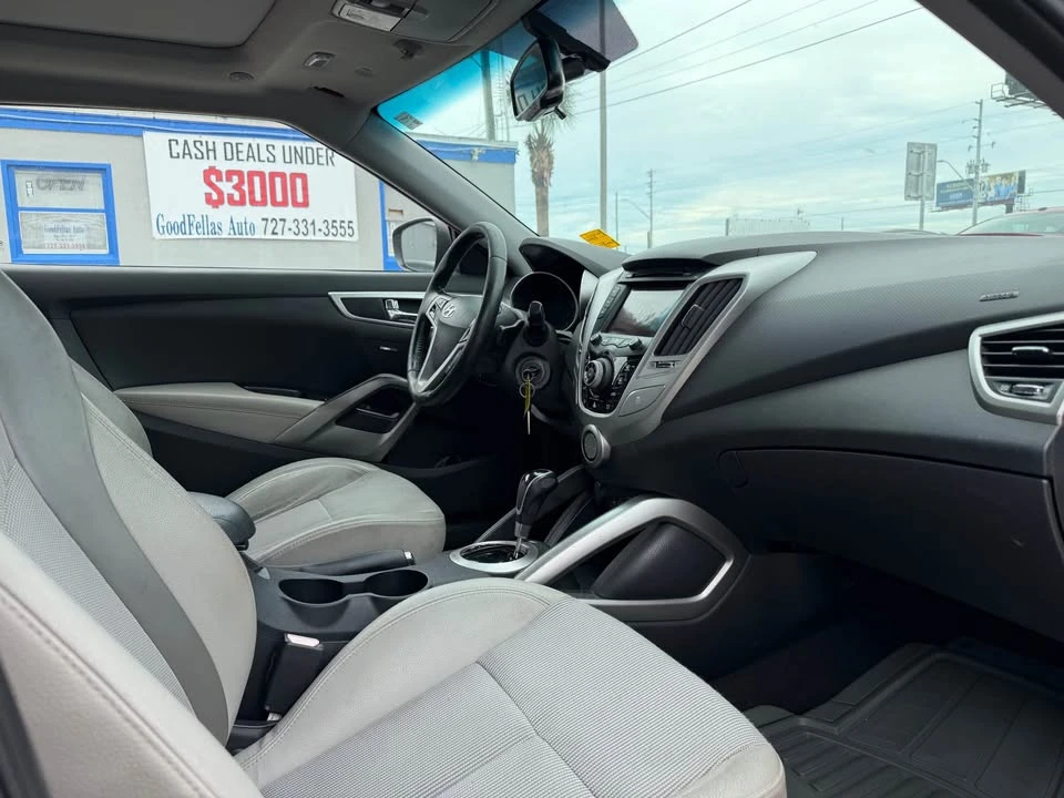 2013 Hyundai Veloster - Image 8 of 10