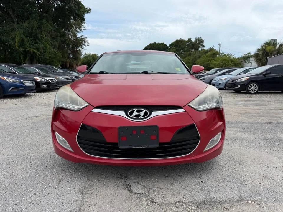2013 Hyundai Veloster - Image 2 of 10