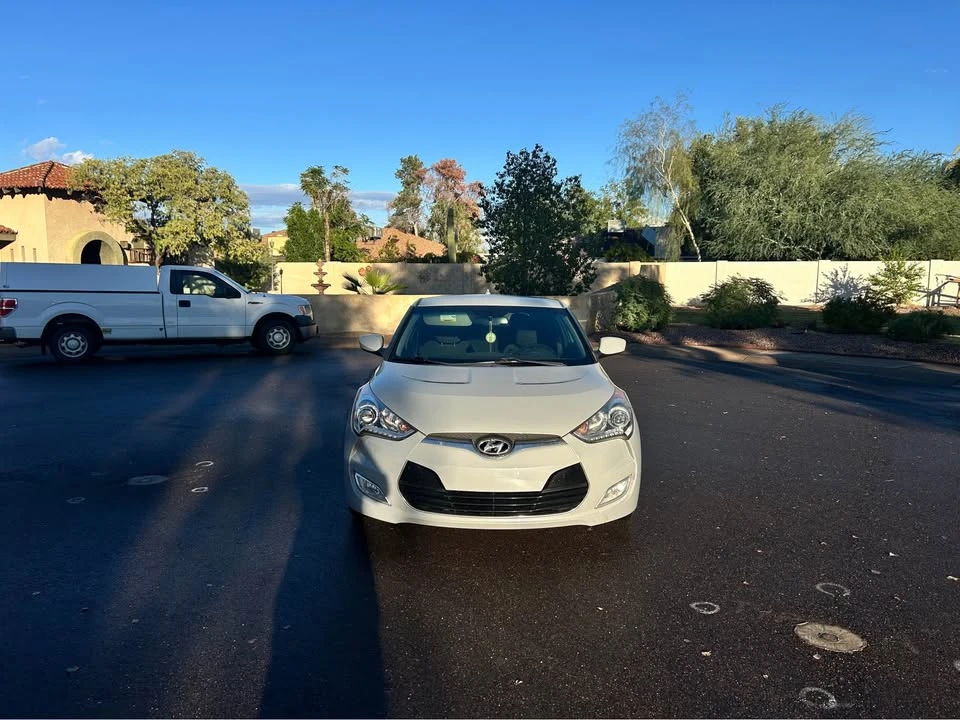 2013 Hyundai - Image 2 of 10