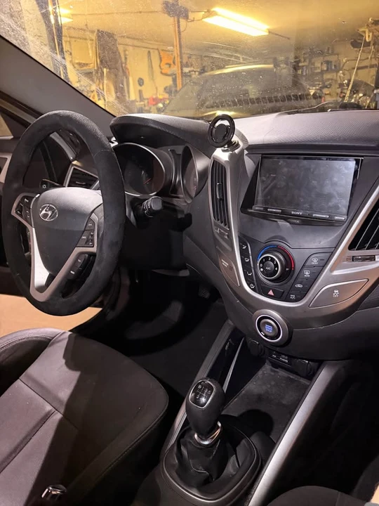 2013 Hyundai - Image 7 of 10