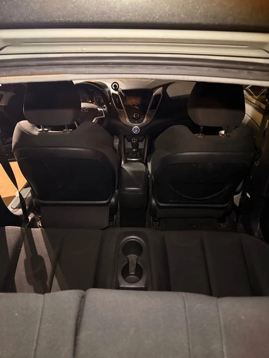 2013 Hyundai - Image 9 of 10