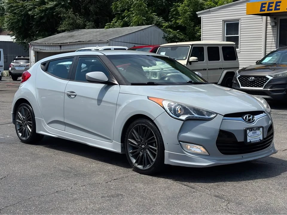 2013 Hyundai Veloster - Image 2 of 20