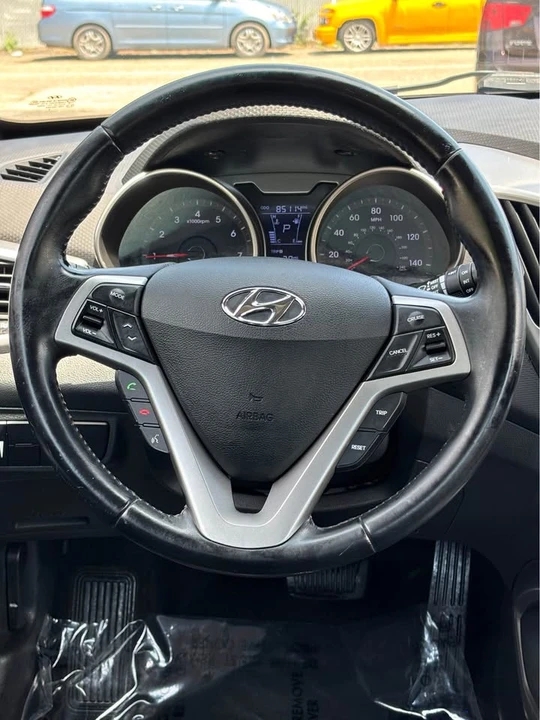2013 Hyundai Veloster - Image 17 of 20