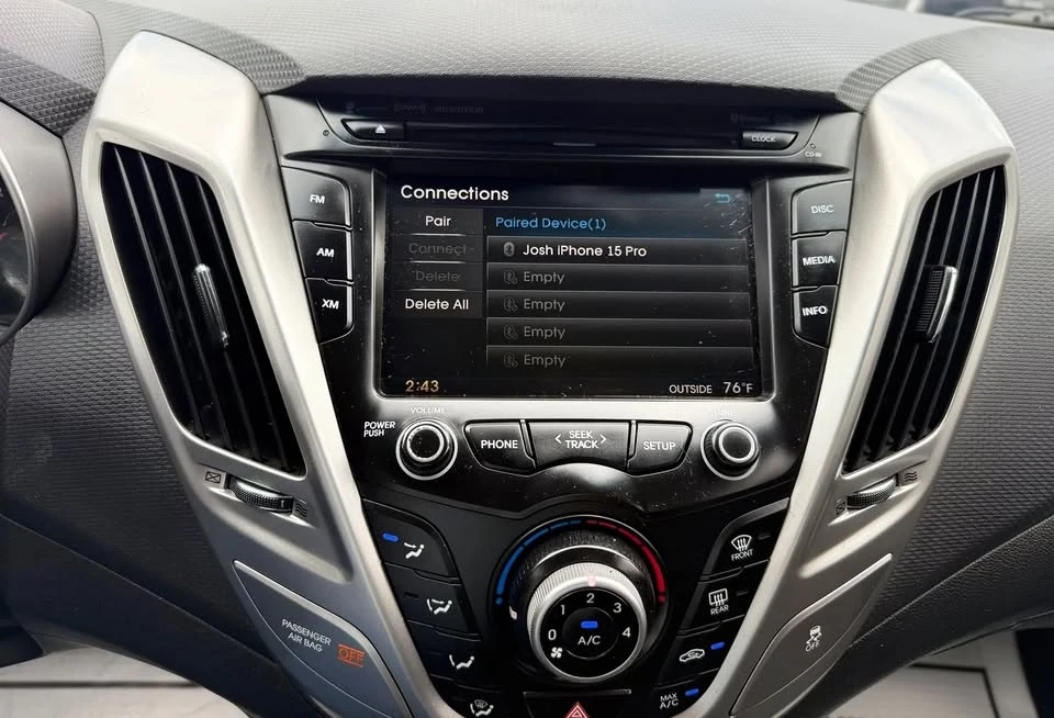2013 Hyundai Veloster - Image 13 of 20