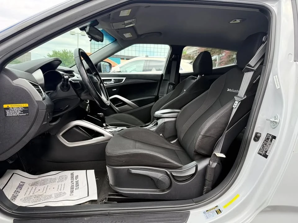 2013 Hyundai Veloster - Image 10 of 20