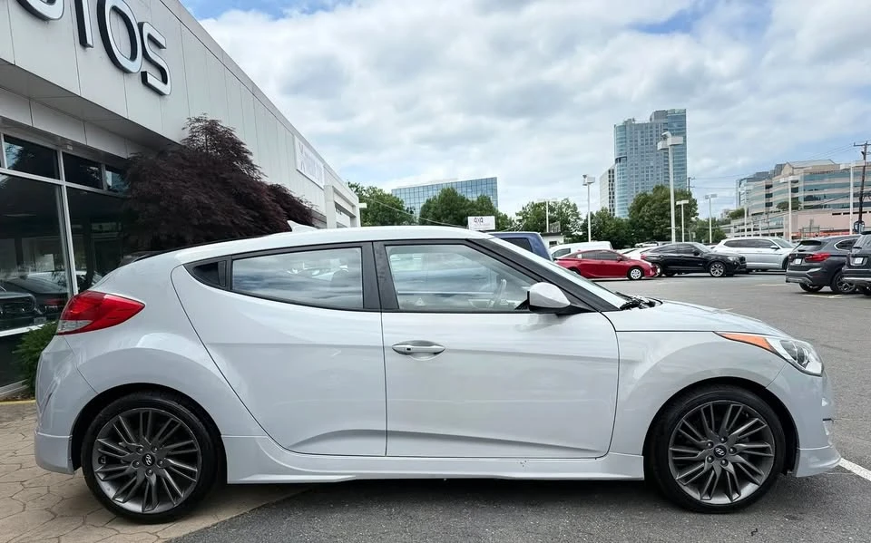 2013 Hyundai Veloster - Image 8 of 20